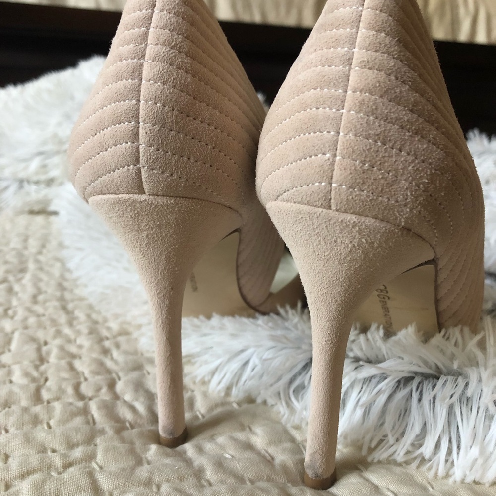 Beautiful Suede Heels 👠 - Picture 5 of 7